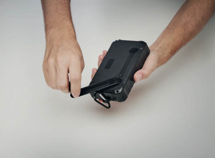 Powerbank solaire à dynamo 8000 Dya