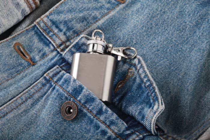 Hipflask key ring Hippy