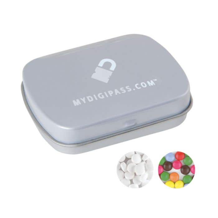 Convex tin with hinge with approx 30 gr. mints