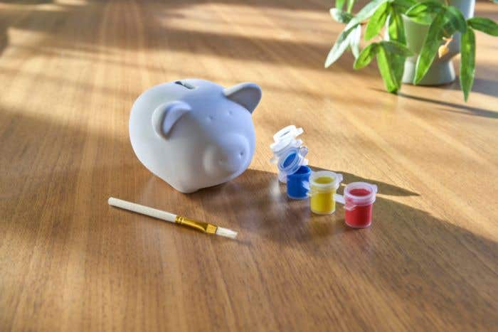 Cochon d'épargne Piggy avec peinture