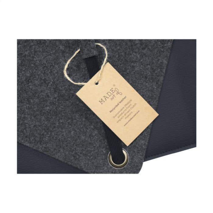 Made Out Of laptophoes | Gerecycleerd vilt | 15 inch