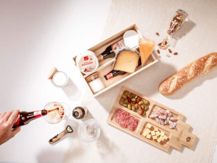 Wijnkist Casa de Tapas Large | FSC® dennenhout | Met bamboe tapasbord Wijnkist Casa de Tapas Large | FSC® dennenhout | Met bamboe tapasbord