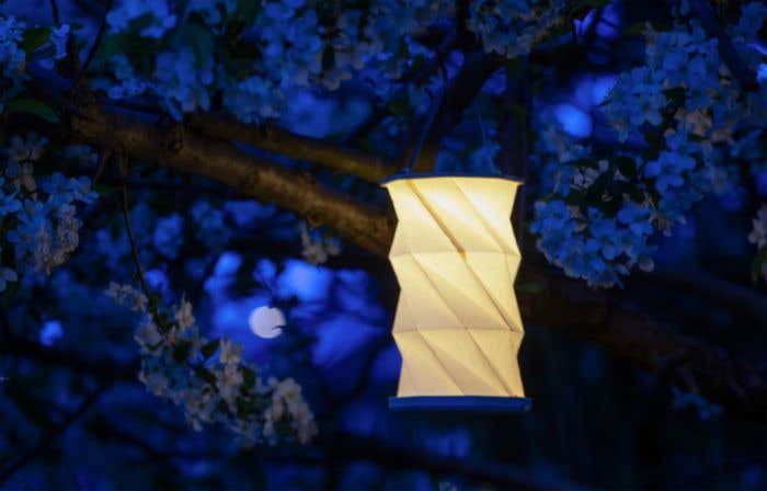 Wooosh lantaarn Rising Lantern | FSC® papier | LED-lamp | Oplaadbaar