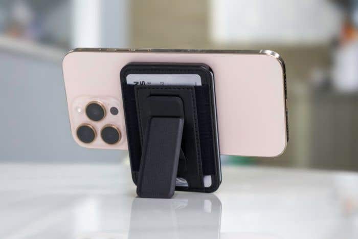 BrandCharger porte-cartes Wally Stand Pro | Recyclé
