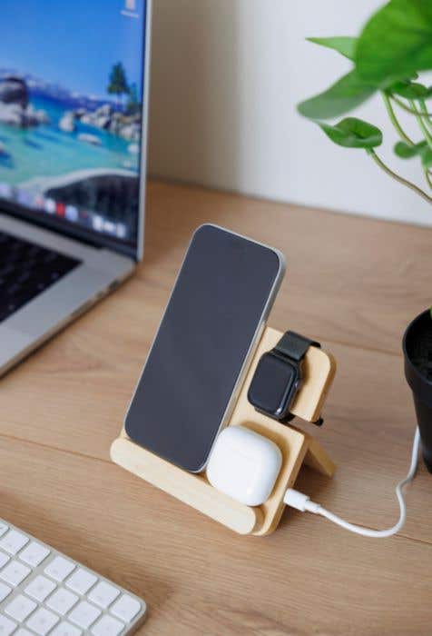 Chargeur sans fil Tribu | Bambou recyclé | 3-en-1