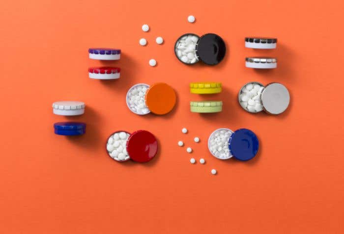 Boîte de pastilles de menthe à cliquer