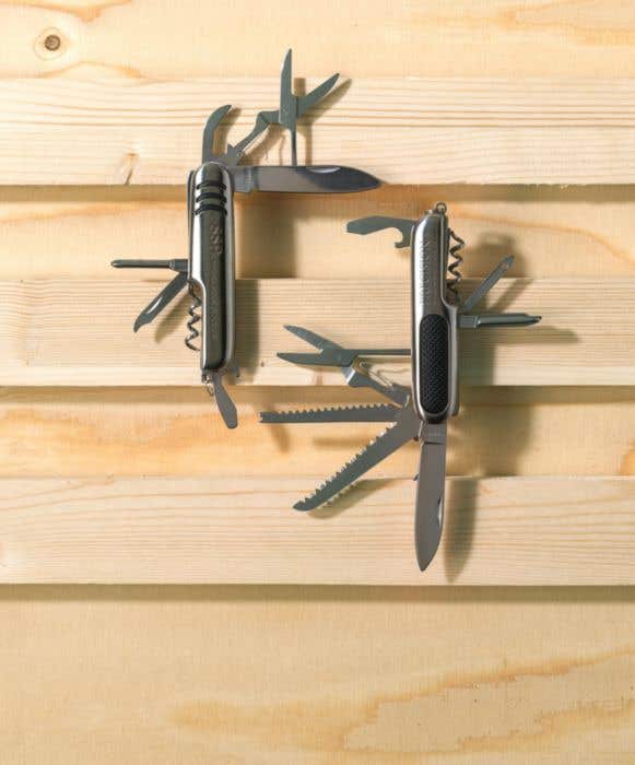 Canif avec 11 accessoires