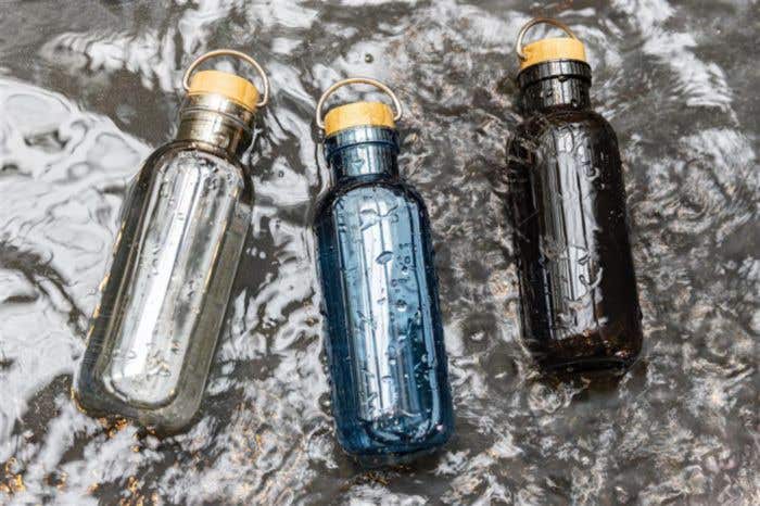 Bouteille en rPET GRS, couvercle en bambou [680 ml]