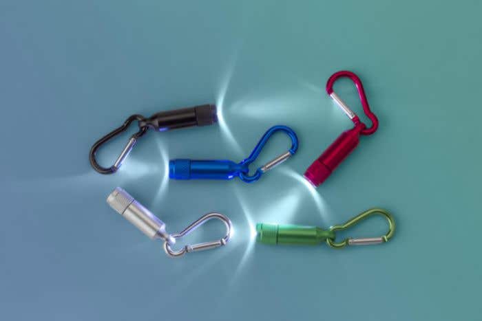 Mini lampe de poche avec mousqueton