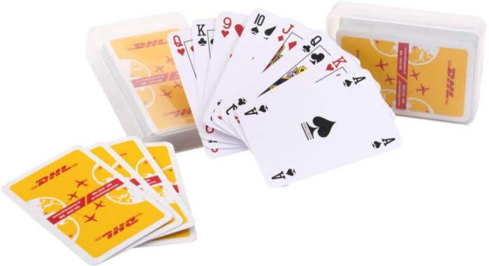 Jeu de cartes dans boîte en plastique
