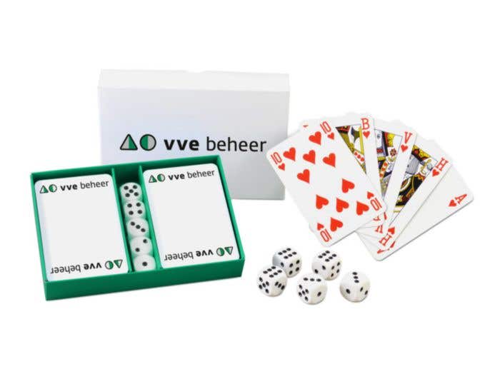 Jeu de cartes avec dés